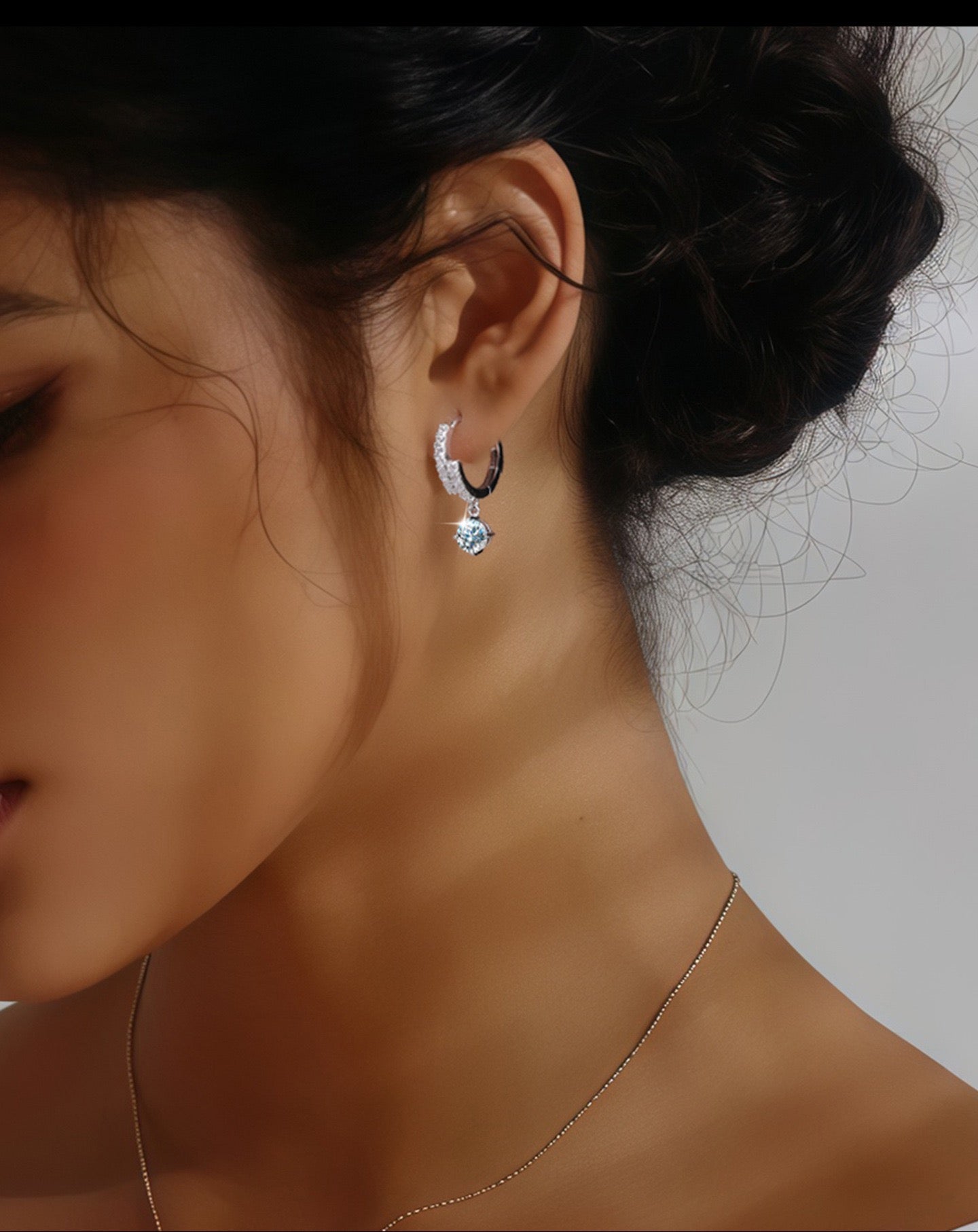 De Lumen Drop Hoop Earrings in S925 sterling silver with moissanite stones, alternate view 5